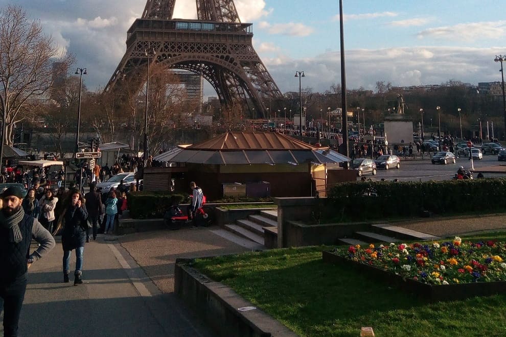 sotto la torre eiffel