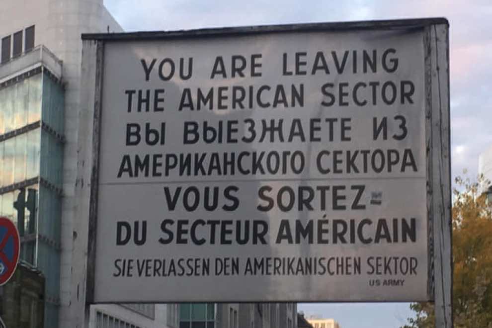 checkpoint charlie berlin