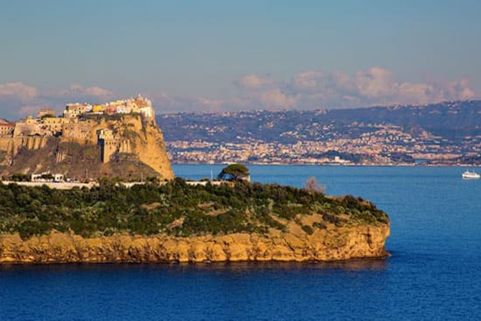 Punta Solchiaro procida